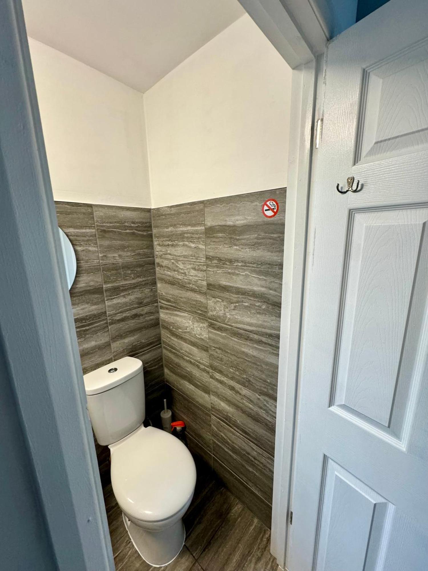 Florina S House 4 Bedrooms Villa Rugeley Ngoại thất bức ảnh